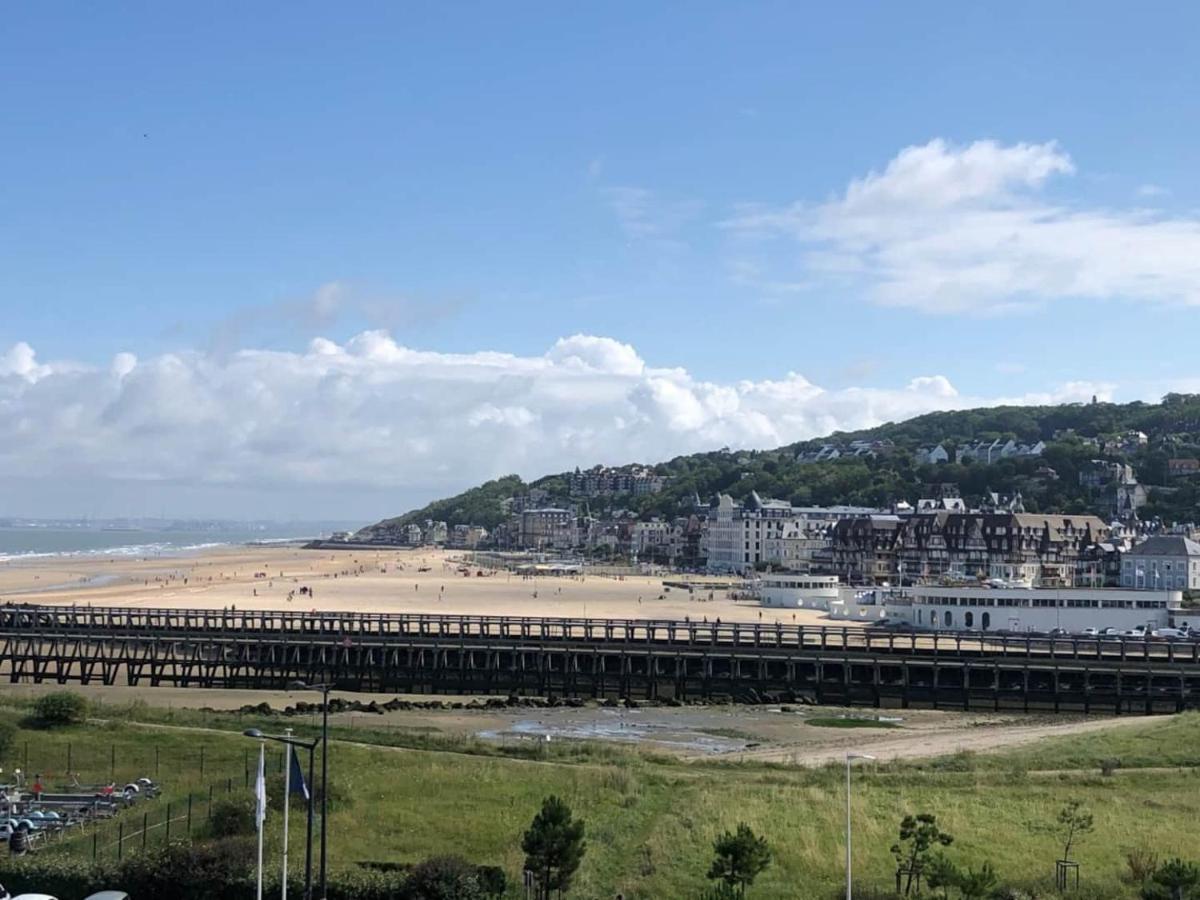 Studio Magnifique Vue Mer, Port-Deauville, Proche Plage, Centre-Ville Et Casino Zewnętrze zdjęcie